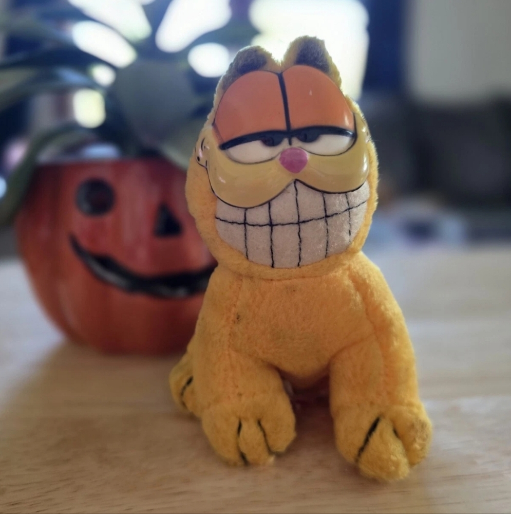 Vintage GARFIELD Mini Plush BIG SMILE